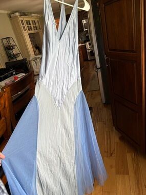 Light Blue V-Neck Mesh Panel Nightgown